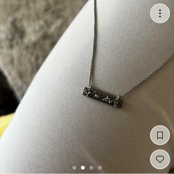 Kendra Scott Silver Leanor Necklace. - Picture 2 of 4